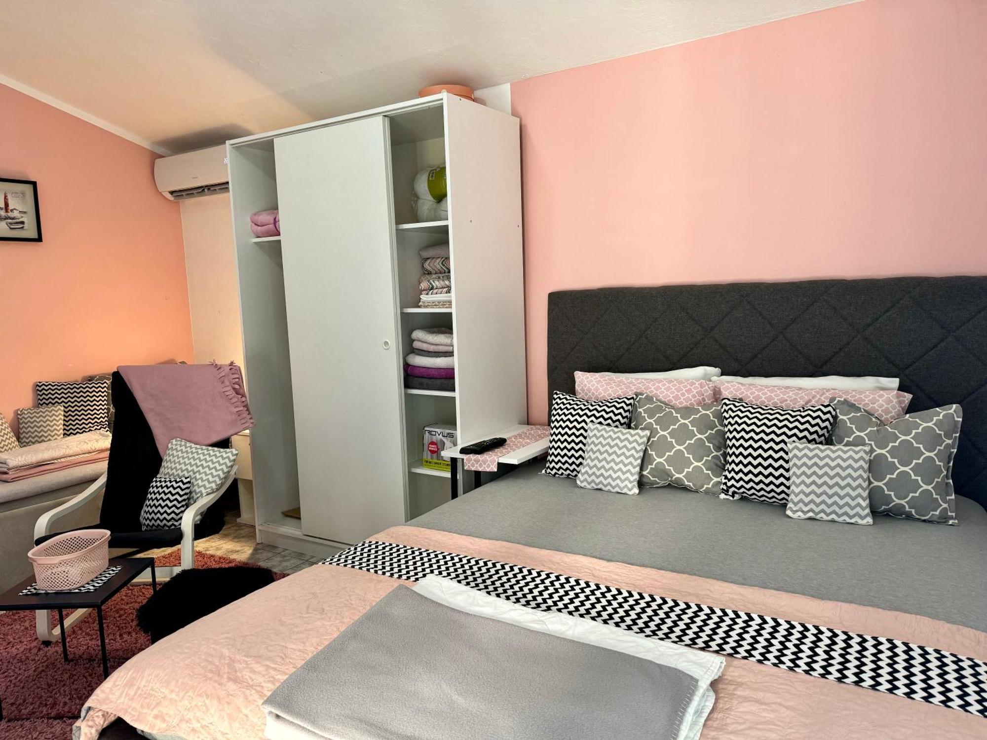 Aparthotel Maxim Kotor Bagian luar foto
