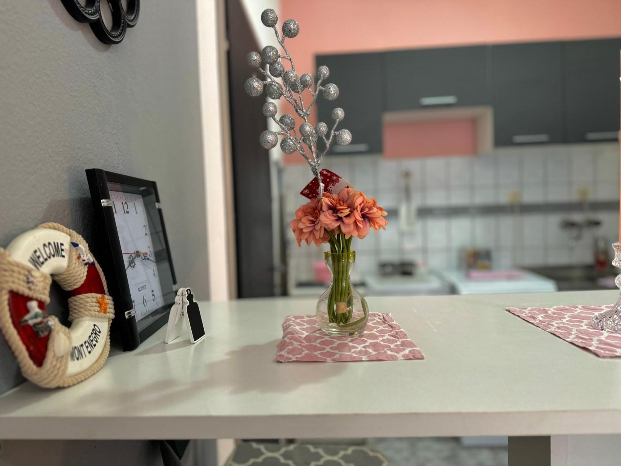 Aparthotel Maxim Kotor Bagian luar foto