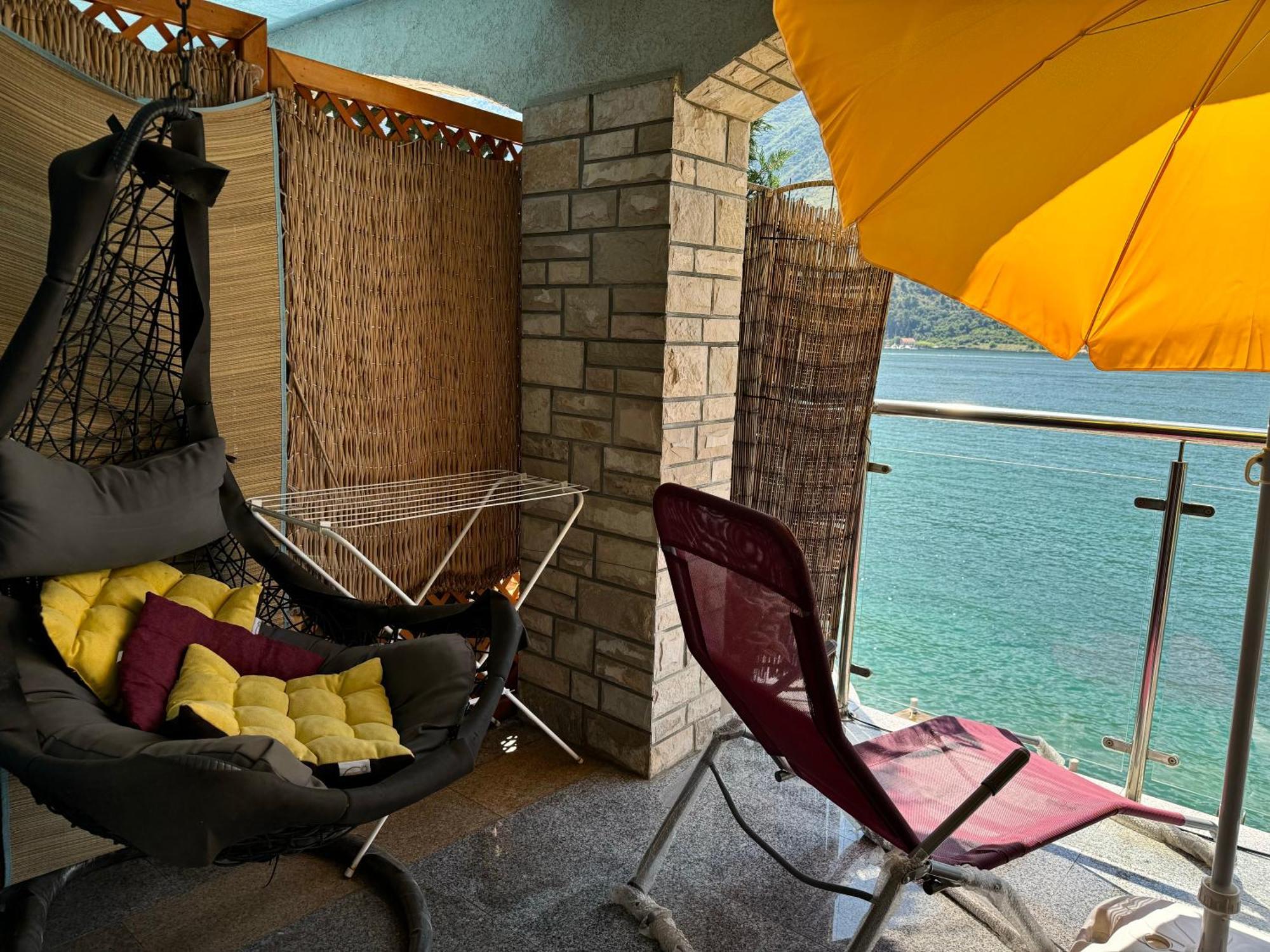 Aparthotel Maxim Kotor Bagian luar foto