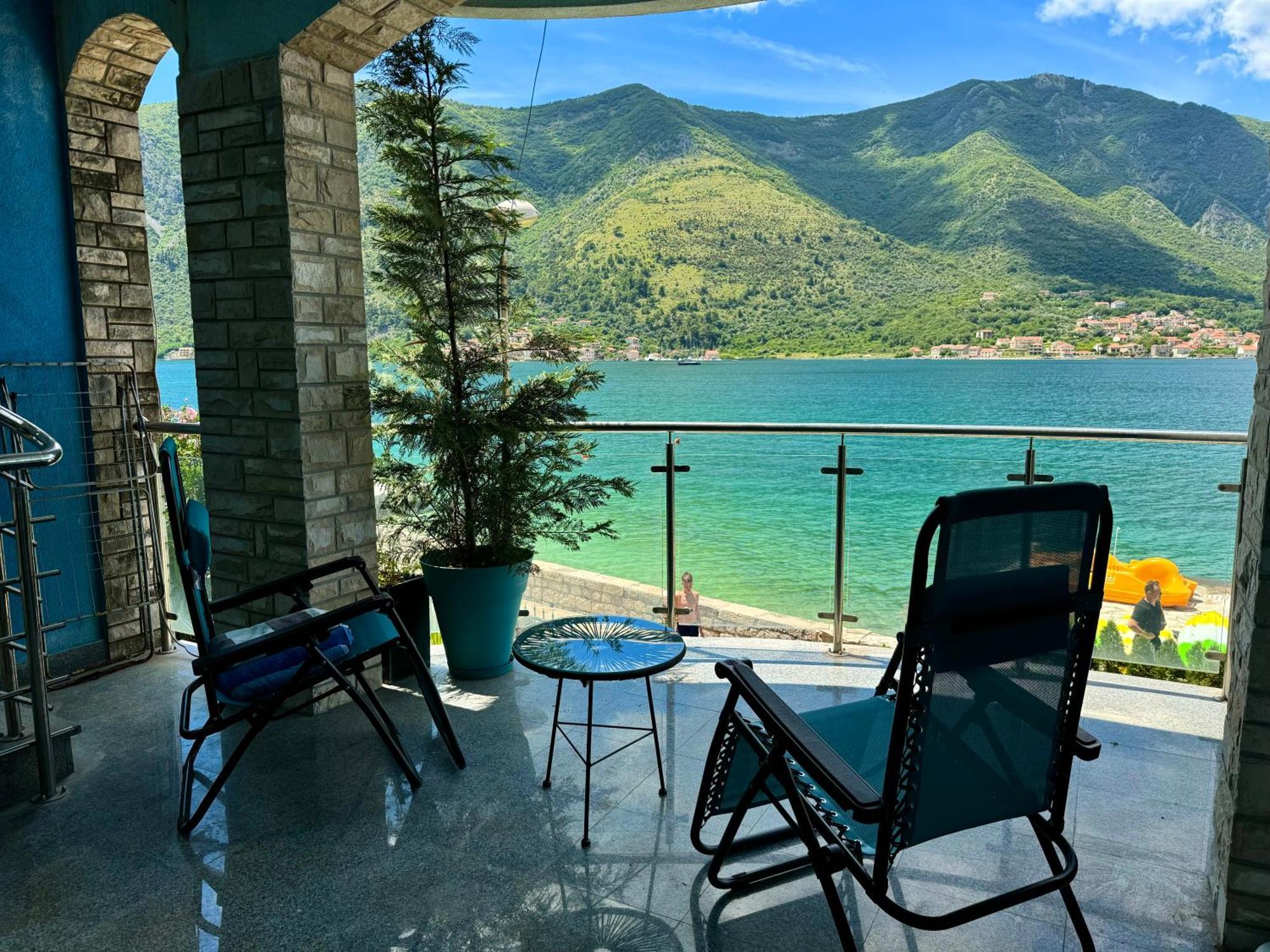 Aparthotel Maxim Kotor Bagian luar foto
