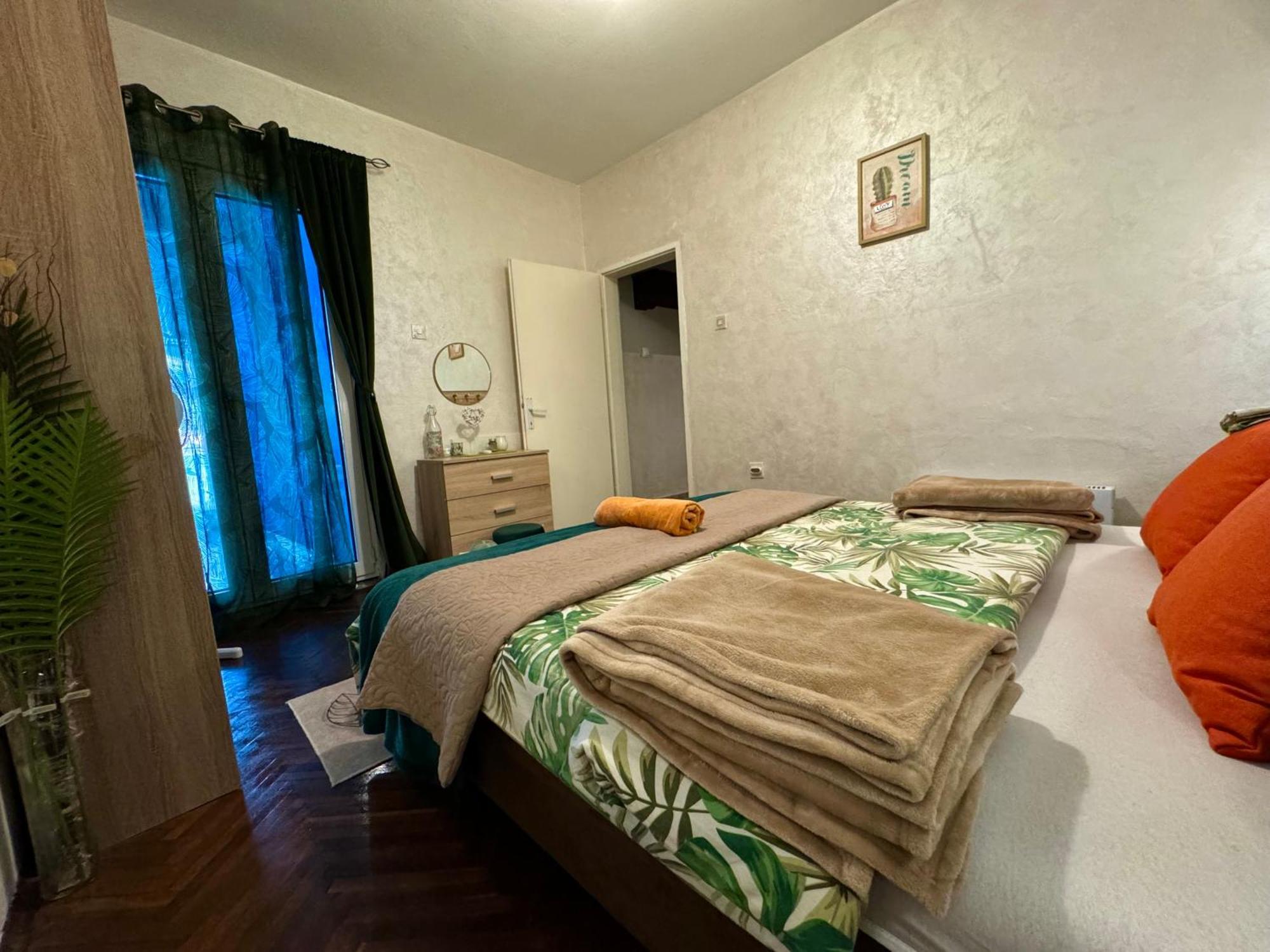 Aparthotel Maxim Kotor Bagian luar foto