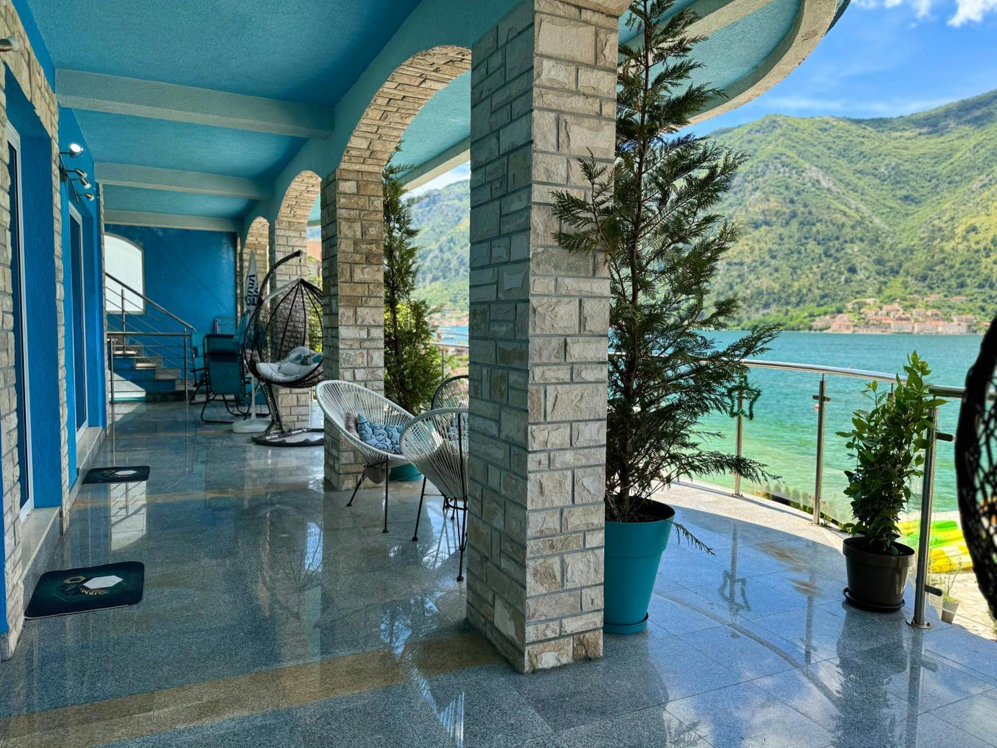 Aparthotel Maxim Kotor Bagian luar foto