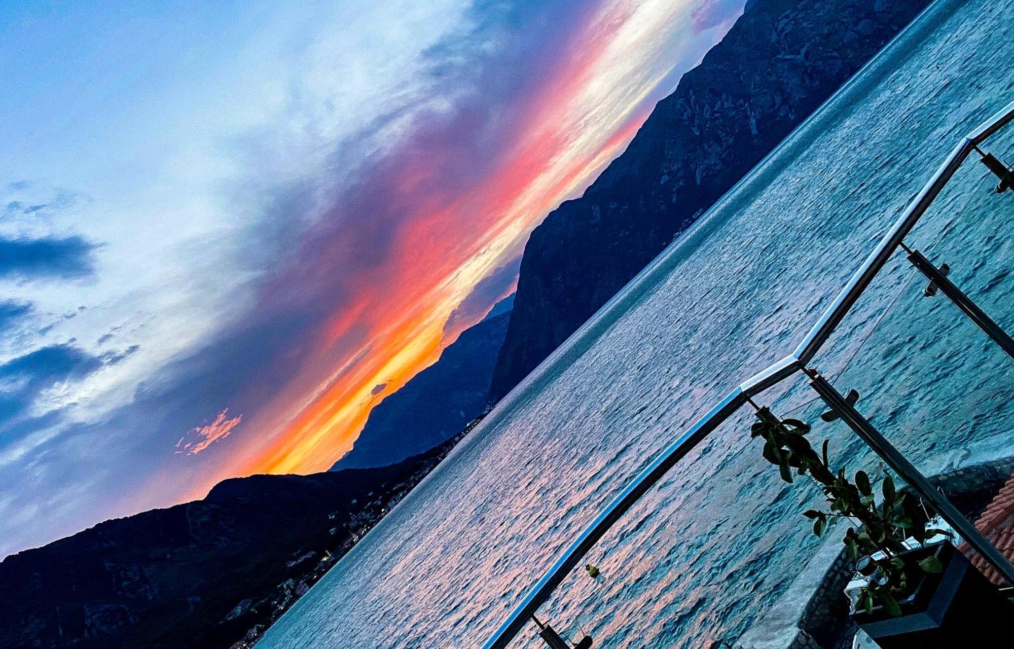 Aparthotel Maxim Kotor Bagian luar foto